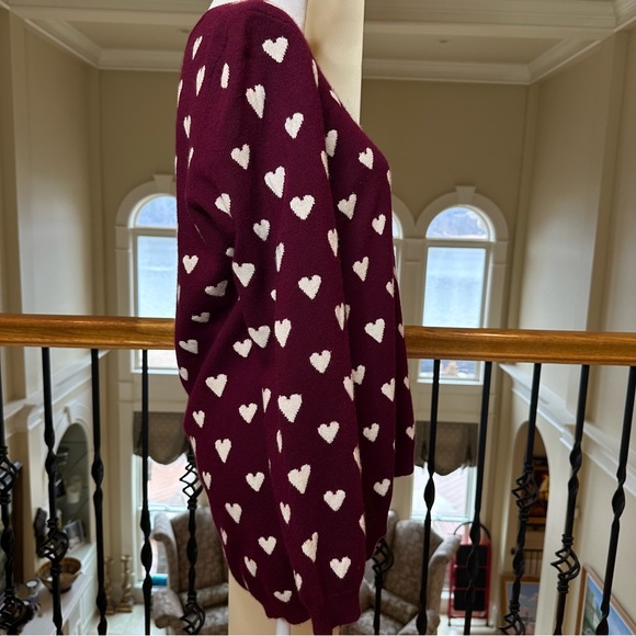 Neiman Marcus, Cashmere sweater, burgundy w/ white hearts, size L - Picture 4 of 9